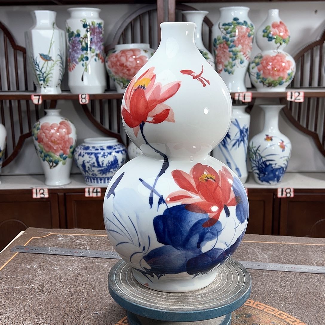 摆件景德镇陶瓷葫红荷