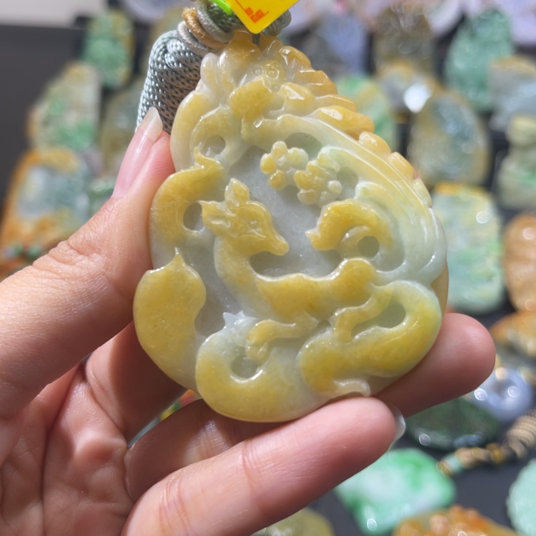 翡翠挂件未镶嵌翡翠挂件