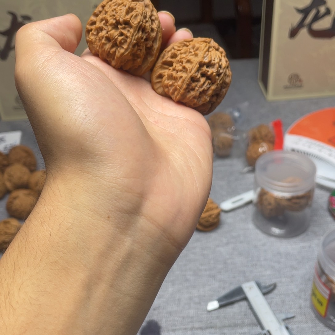 文玩核桃把件三角白 004