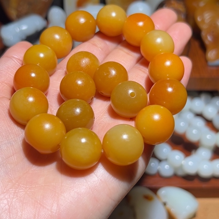 快****和田玉未镶嵌颈饰