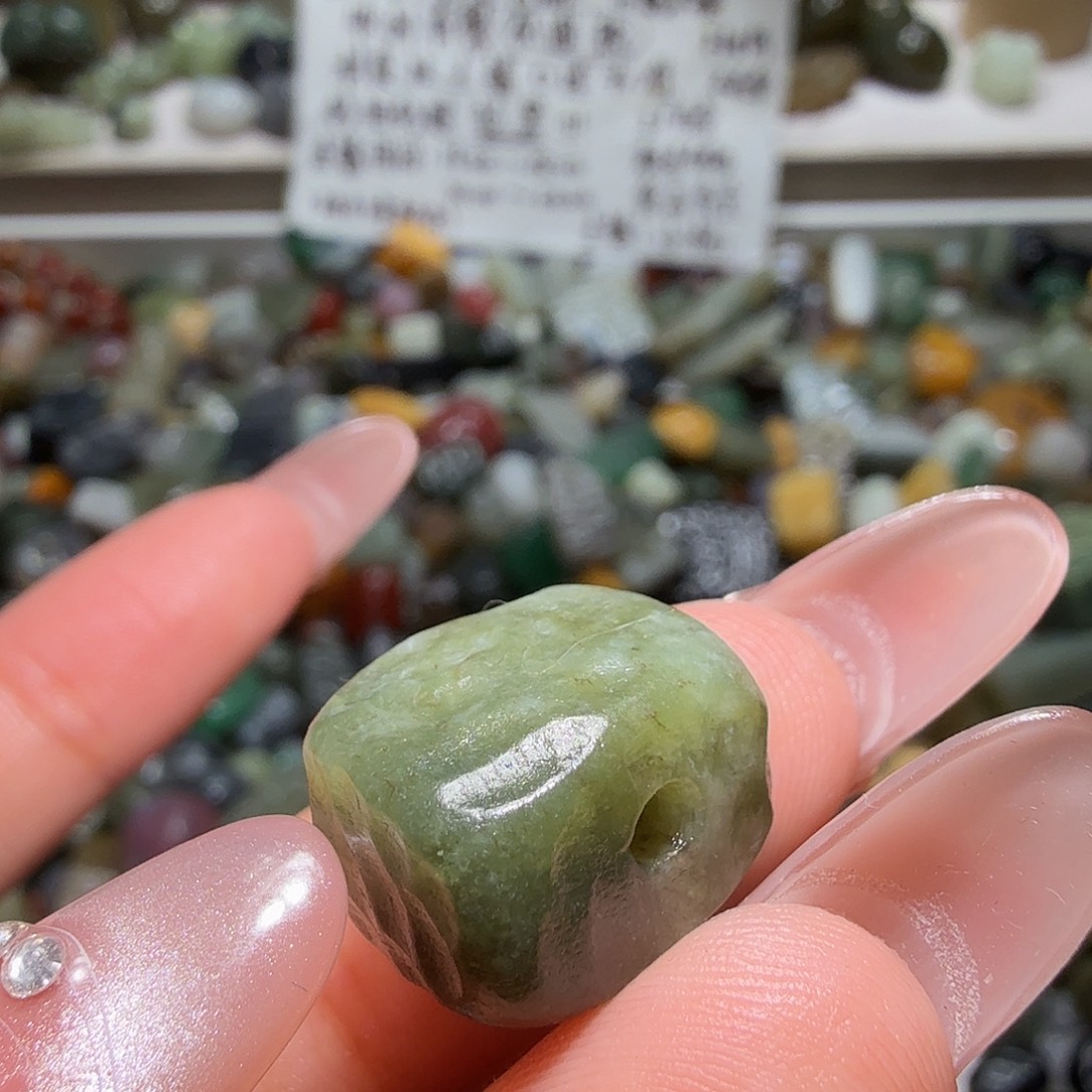 和田玉未镶嵌珠宝奇石