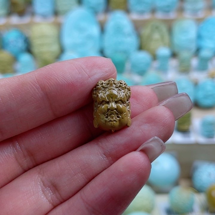 绿松石未镶嵌珠宝奇石