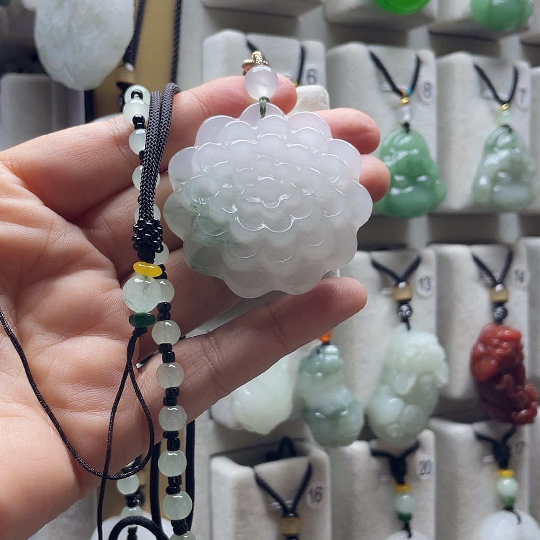 石英质玉未镶嵌颈饰