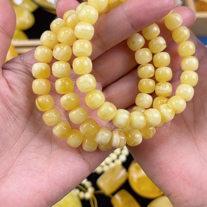 琥珀珠宝奇石未镶嵌琥珀，多样性发其一