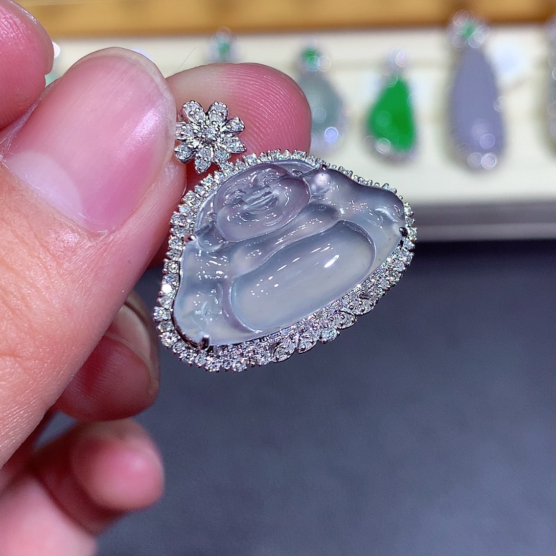 翡翠吊坠(不含链)18K金镶嵌