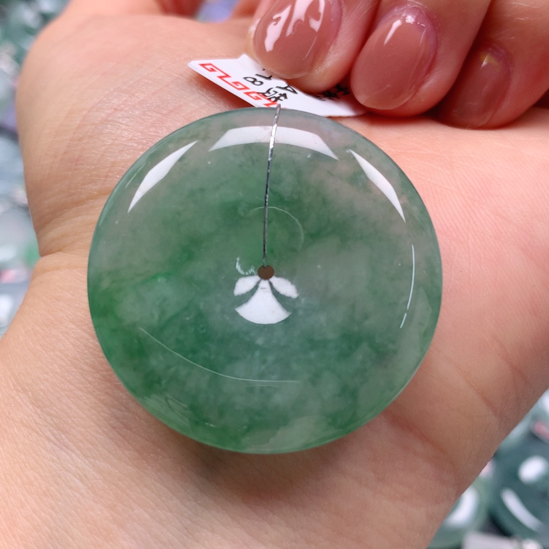 翡翠颈饰未镶嵌天然翡翠