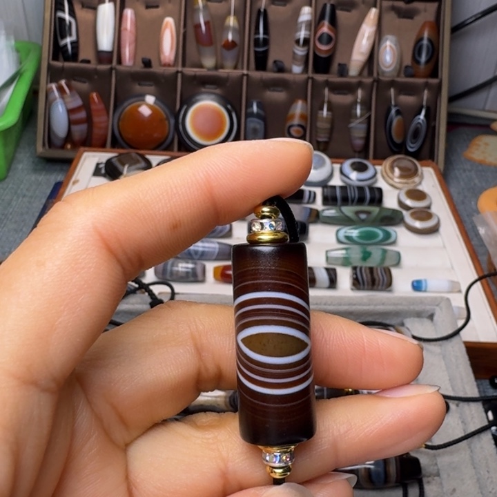 H***n玛瑙/玉髓未镶嵌颈饰