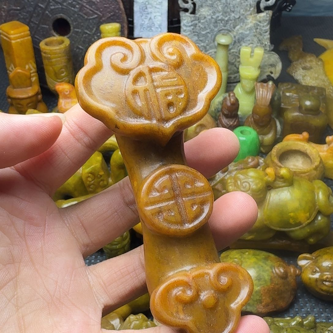 白玉菩提吊坠。。。