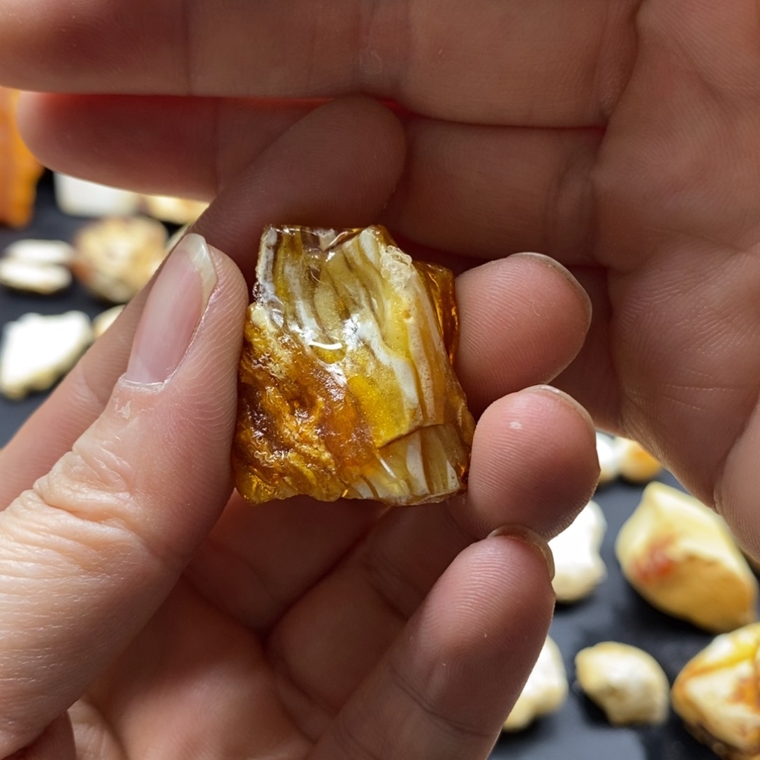 定制琥珀未镶嵌蜜蜡