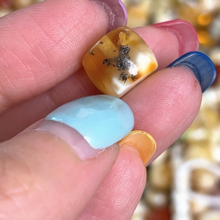 未镶嵌蜜蜡裸石11.9mm一个