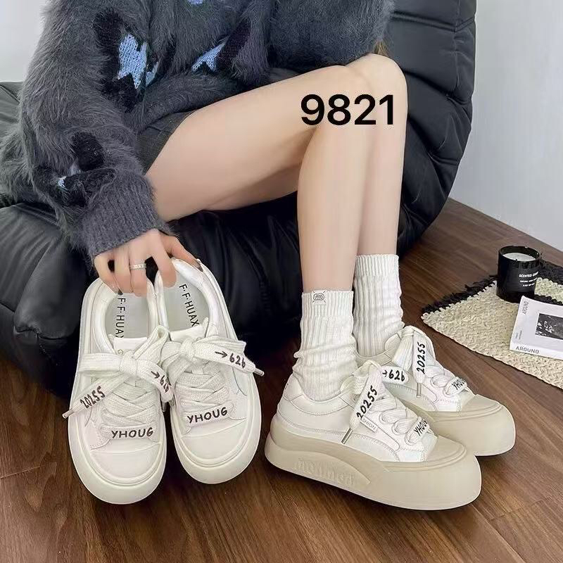 福利特价小白鞋2025春季新款百搭休闲鞋系带板鞋面包鞋女鞋9821