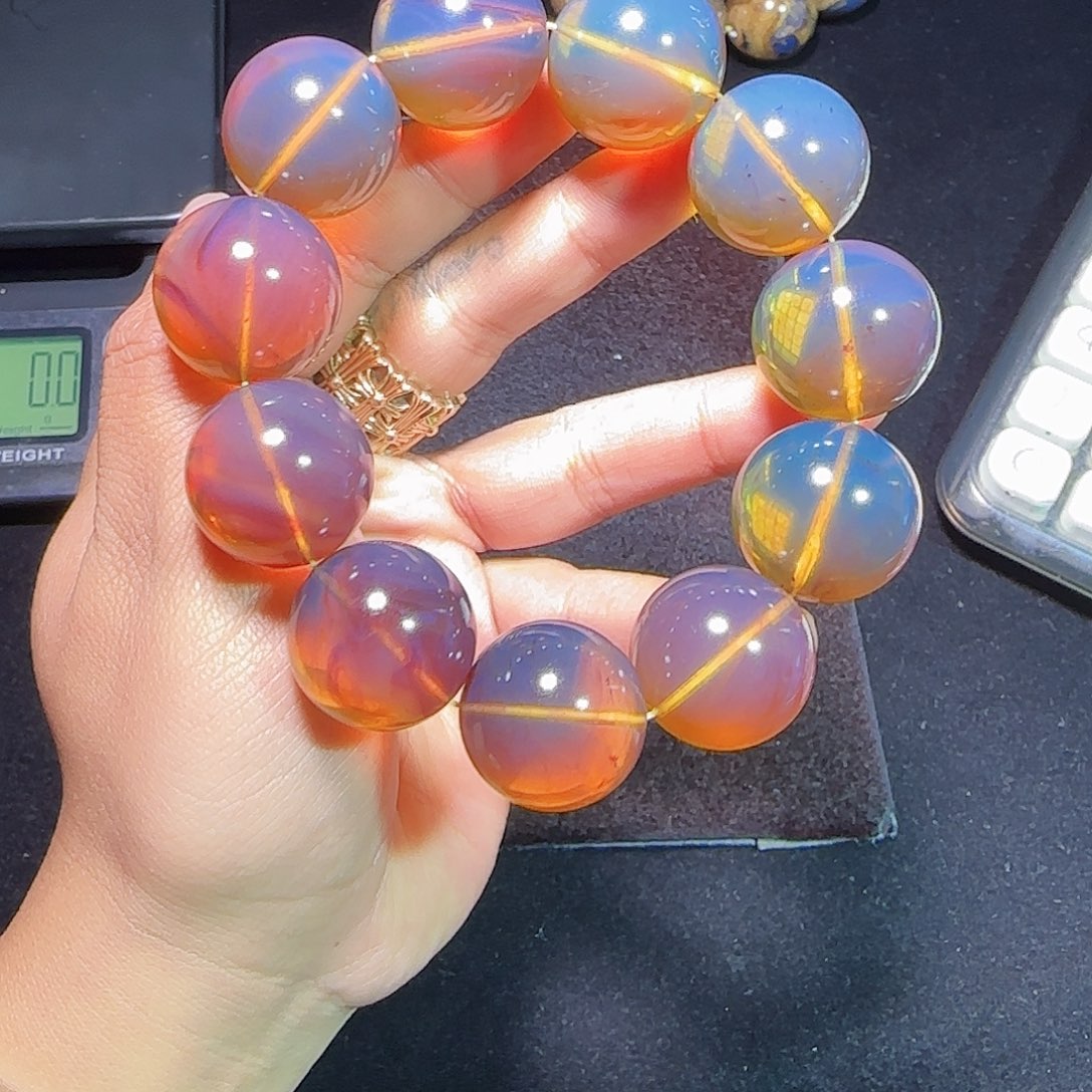 琥珀未镶嵌裸石琥珀