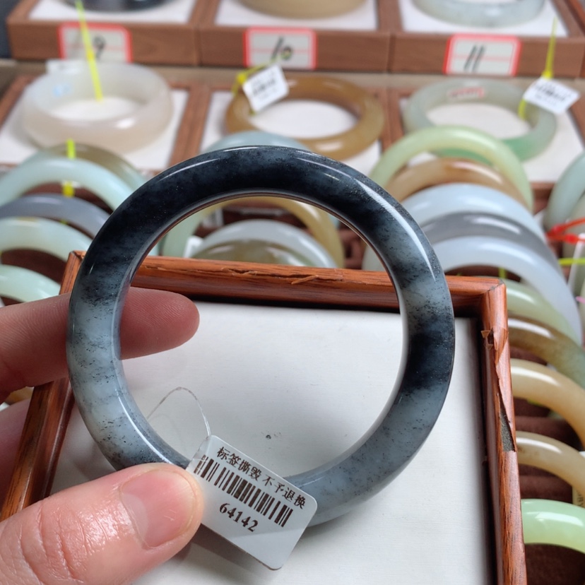 【闪购商品】和田玉手镯未镶嵌56.3