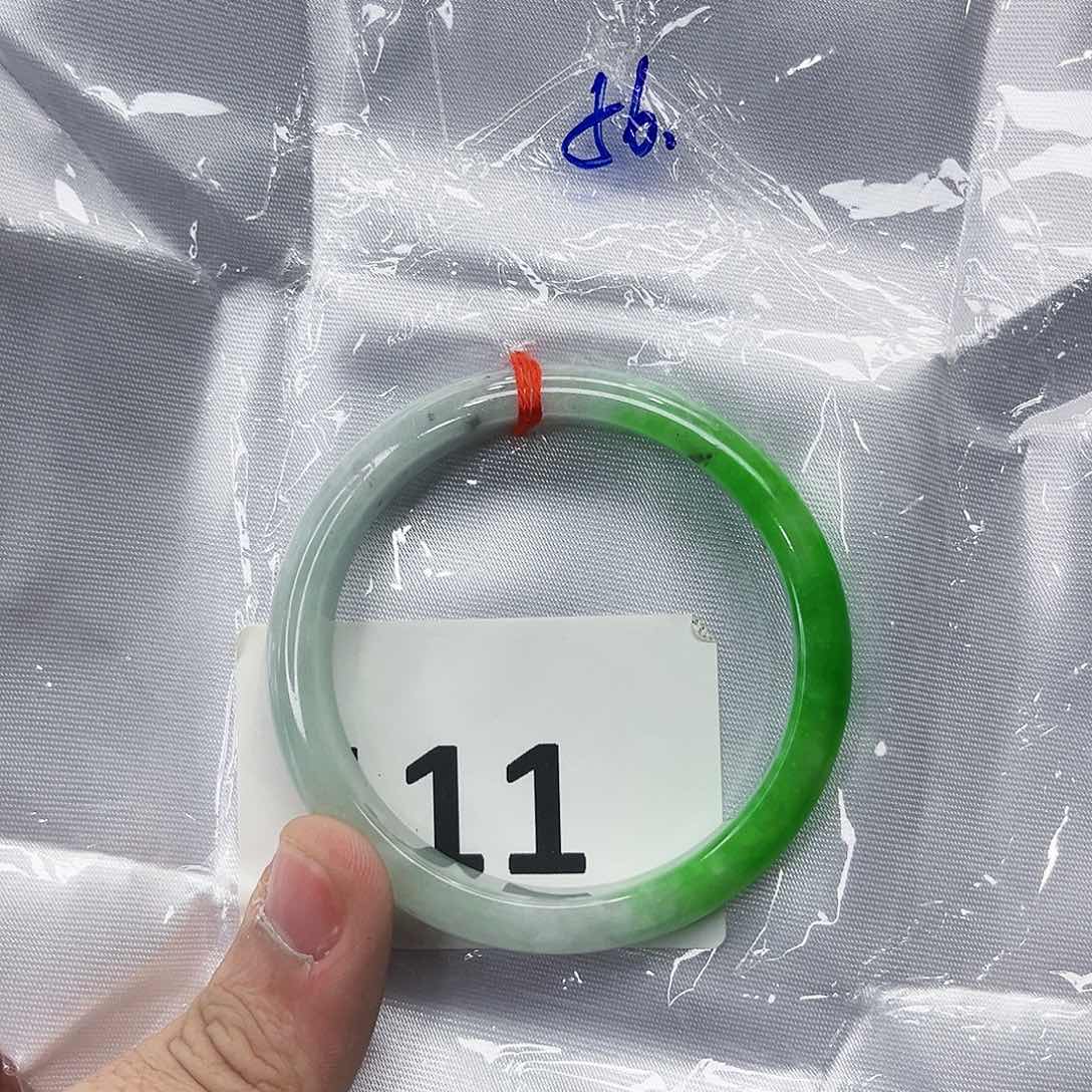 翡翠手镯未镶嵌多样性