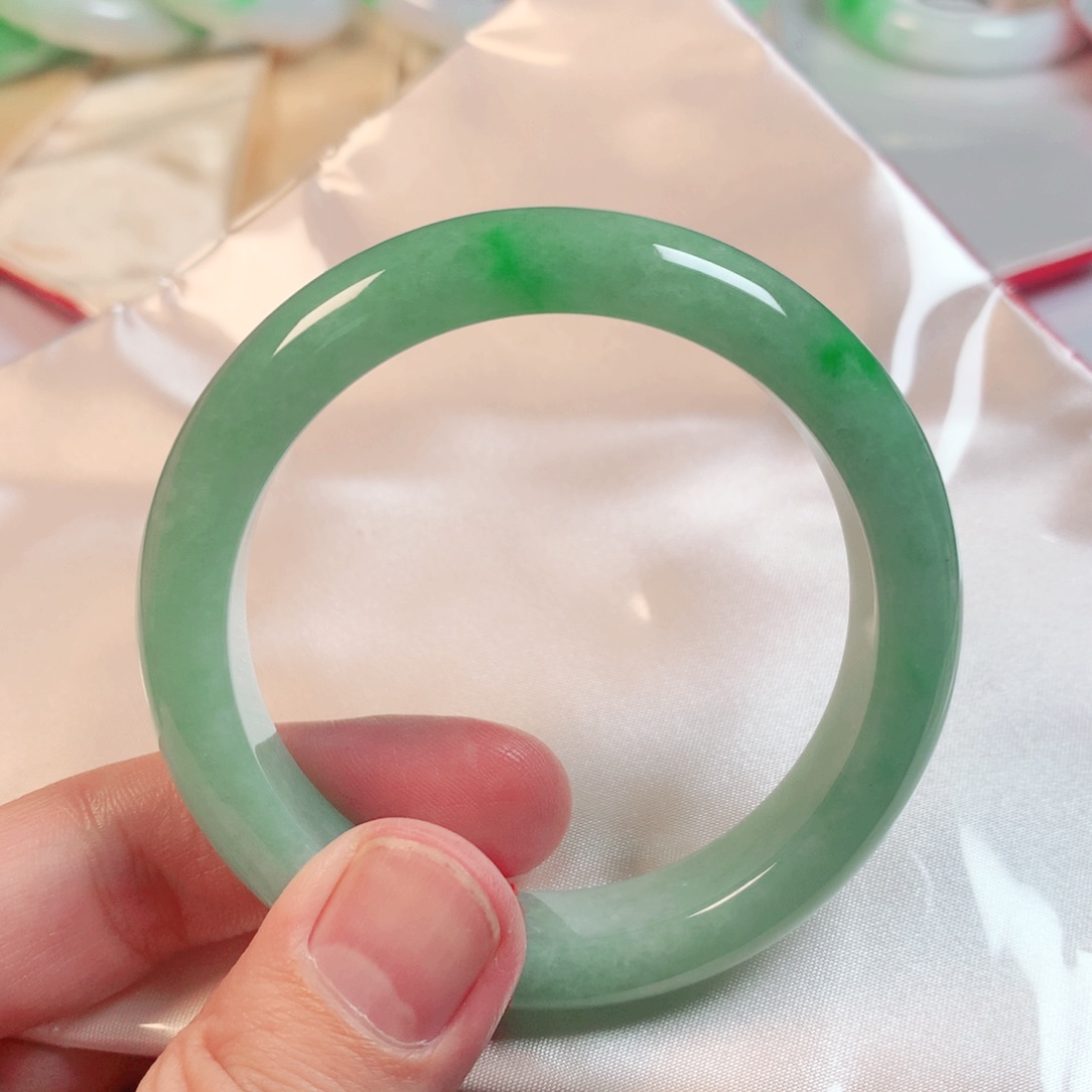 翡翠手镯未镶嵌翡翠手镯1416