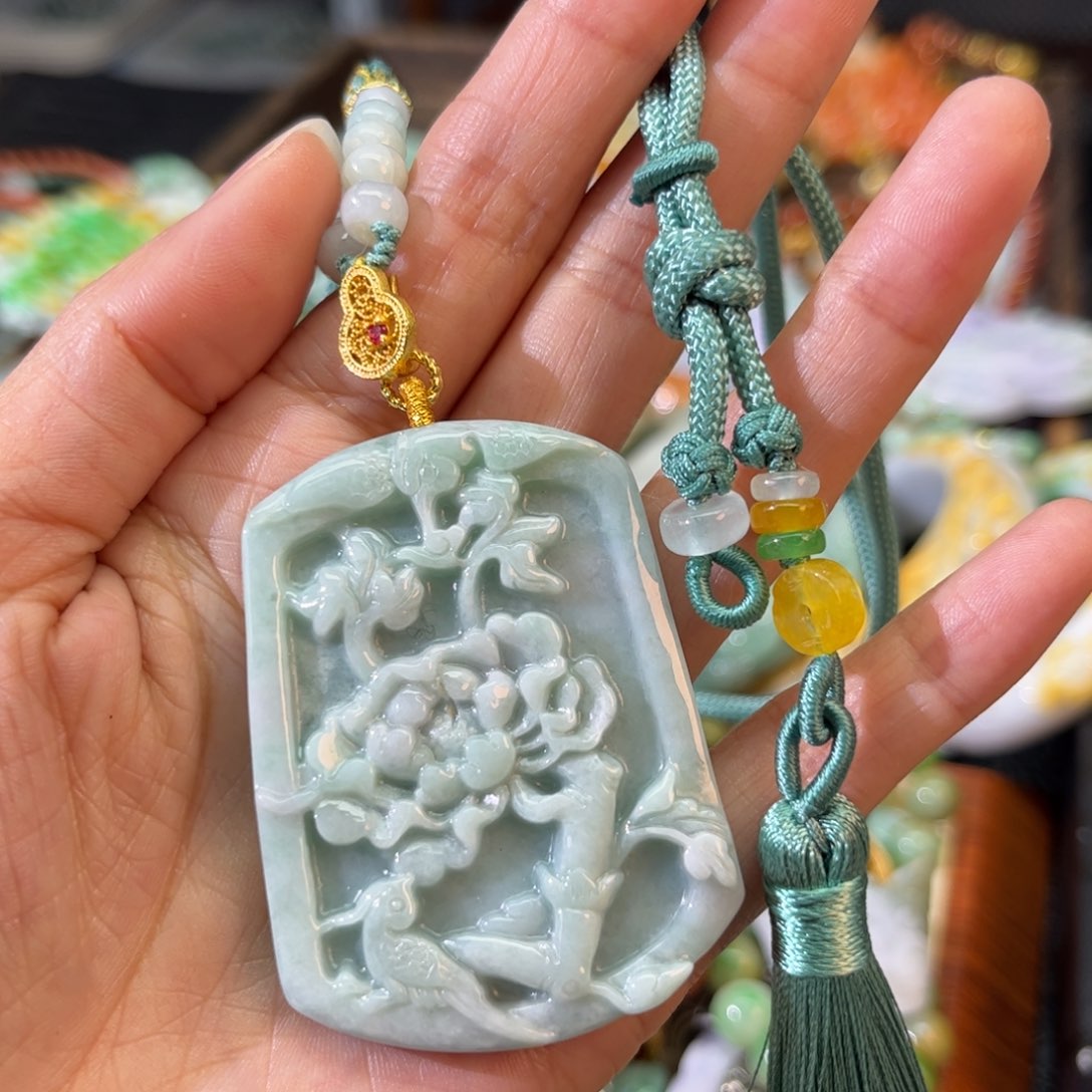 翡翠颈饰未镶嵌待编款