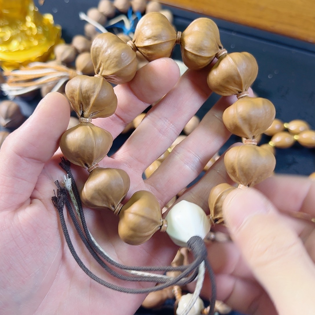 大叶紫檀（黑酸枝木类）