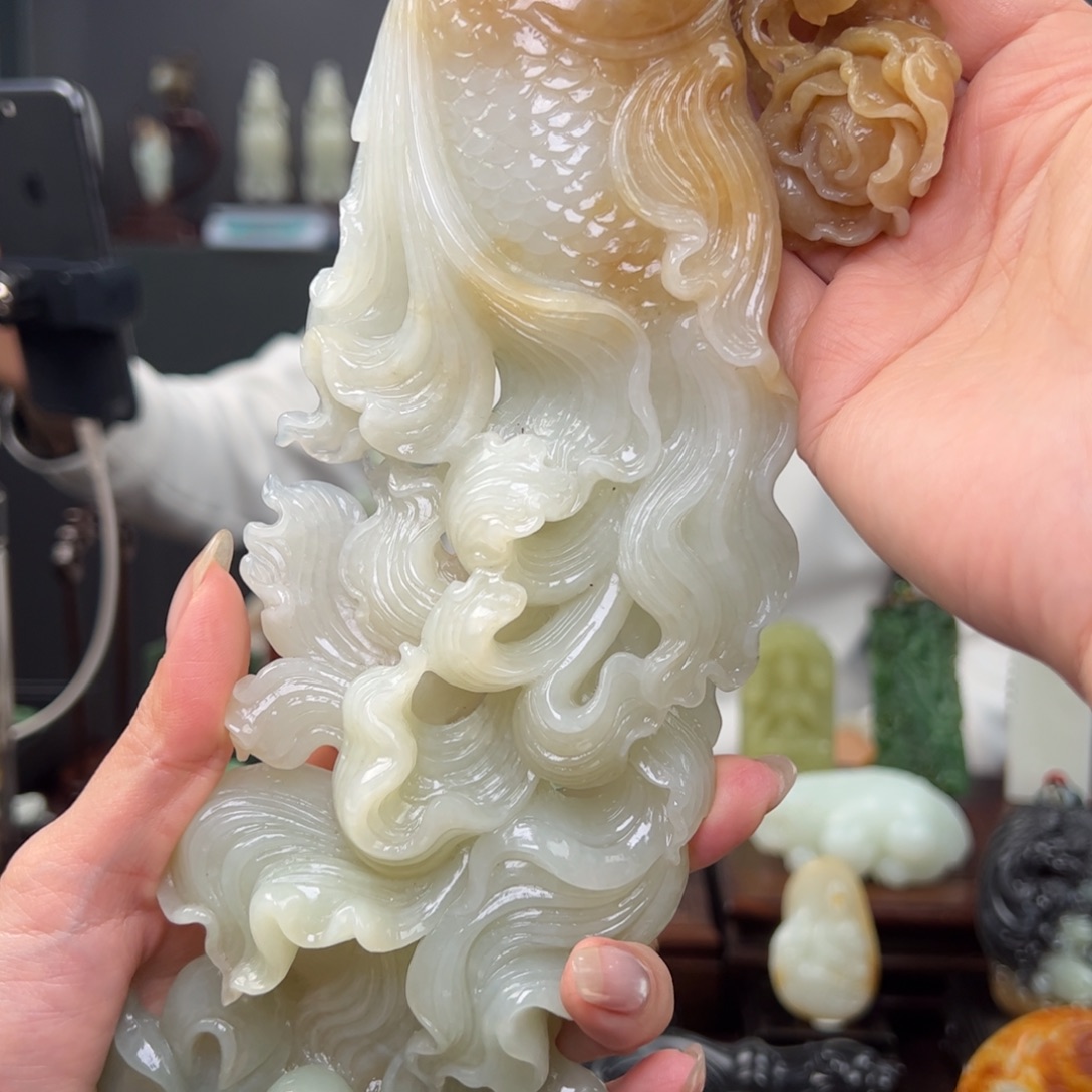 和田玉未镶嵌把件