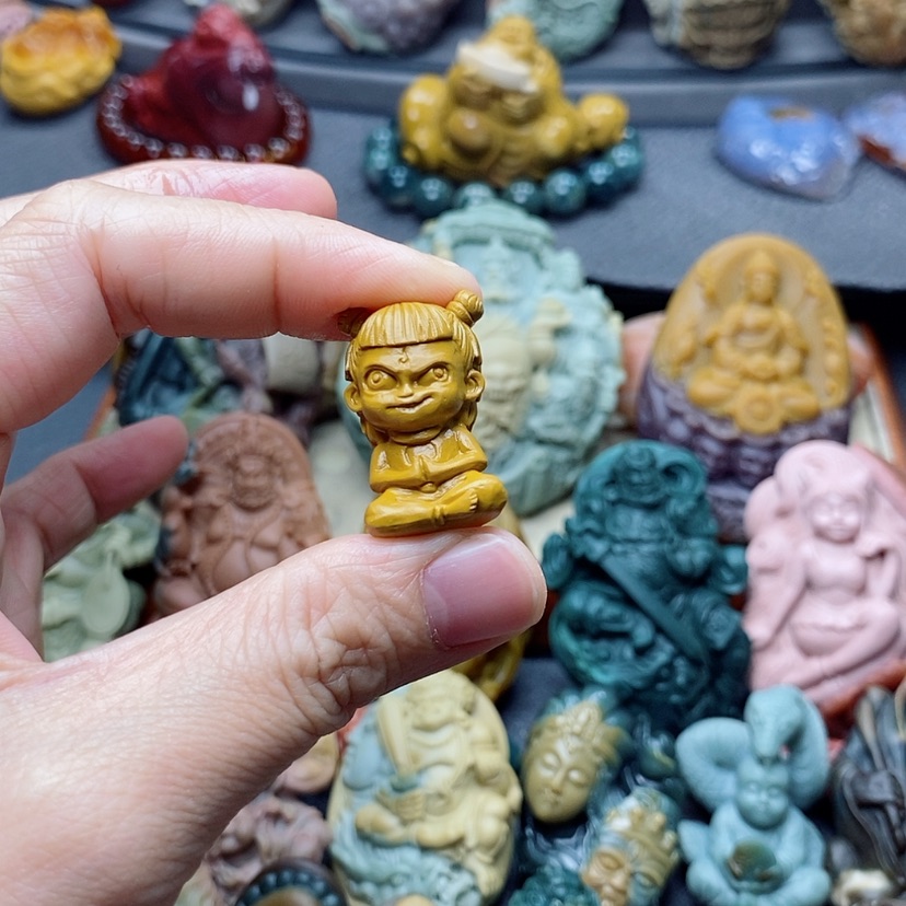 【闪购商品】定制石英质玉吊坠未镶嵌