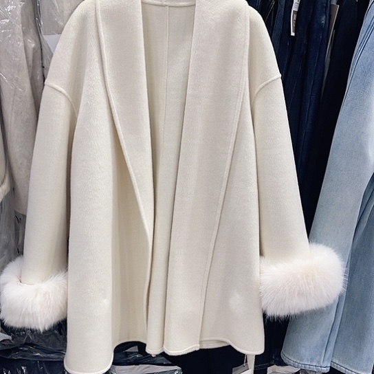 9182白色L外套福利