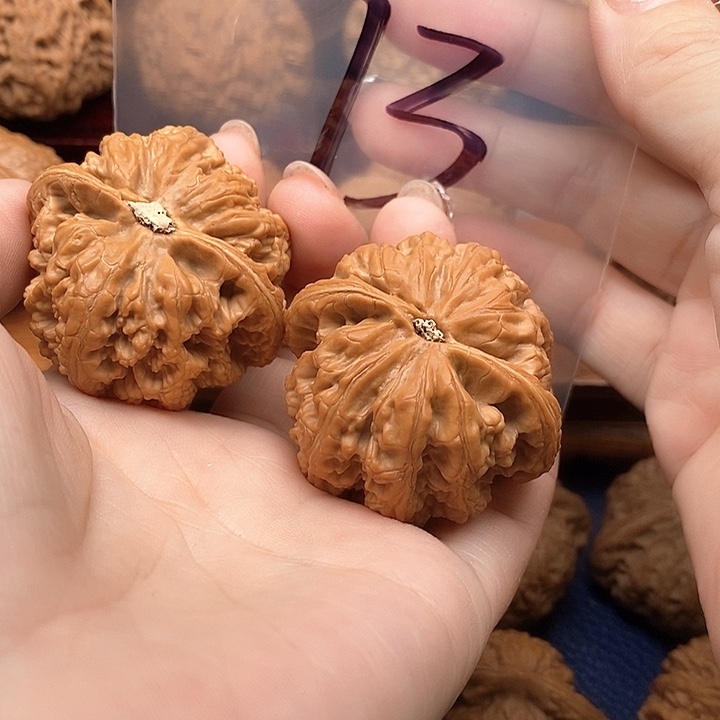 桃核吊坠t****e粗筋狮子头44