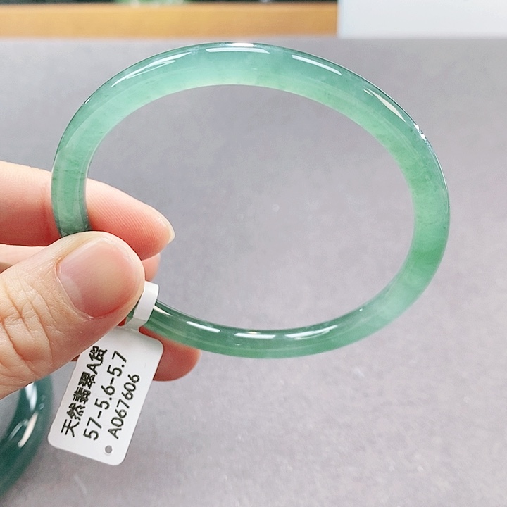 【闪购商品】翡翠手镯（圆镯）未镶嵌