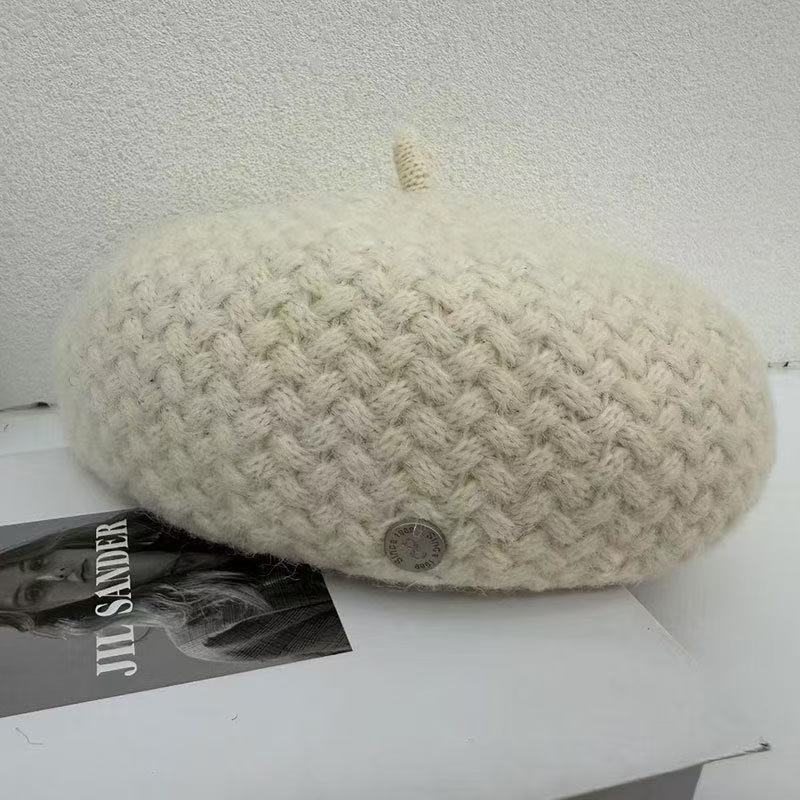 帽子女秋冬季保暖贝雷帽金属小标显脸小画家帽时尚百搭针织毛绒帽