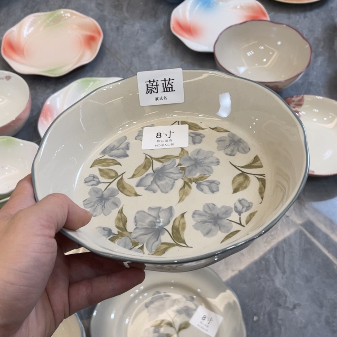 陶瓷微瑕餐具介意勿拍，满18飞！