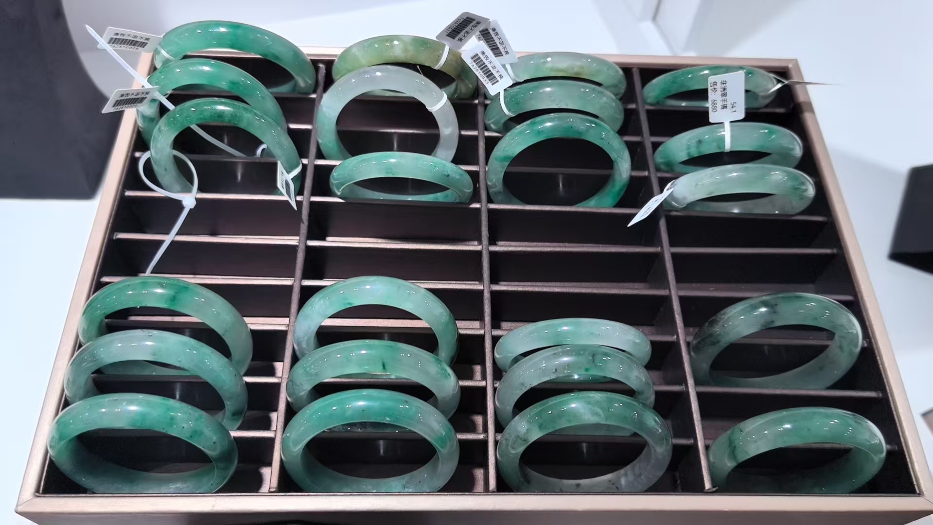 纯天然 天然非洲翠冰飘花颜色纹路（多样性发其一）