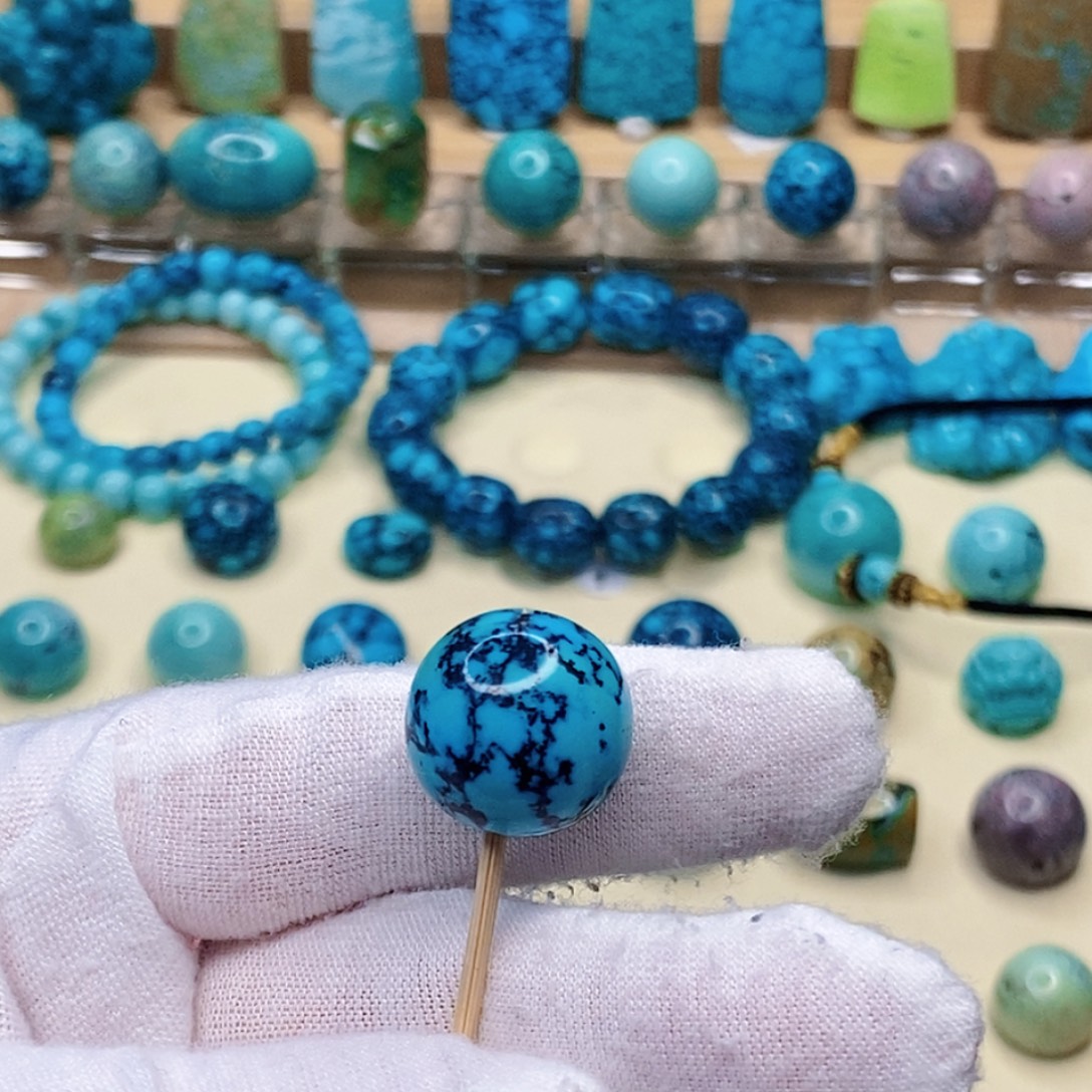 绿松石未镶嵌珠宝奇石