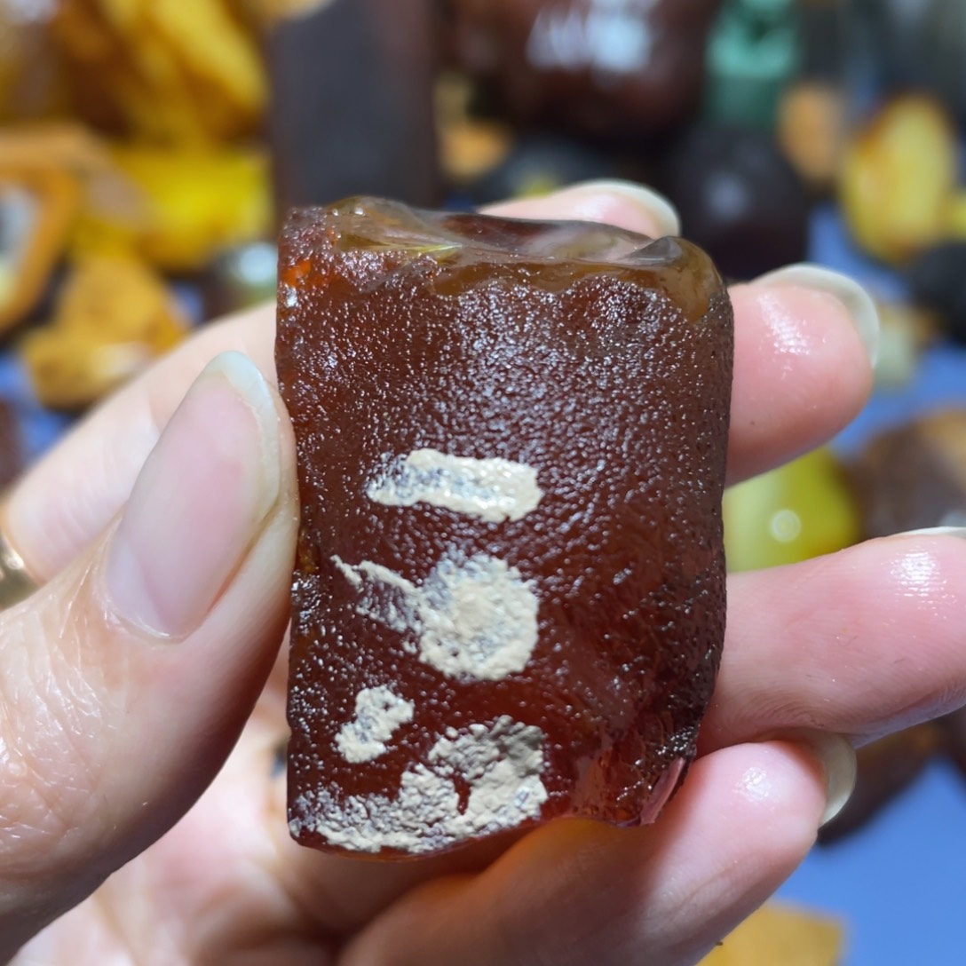 定制琥珀未镶嵌原石