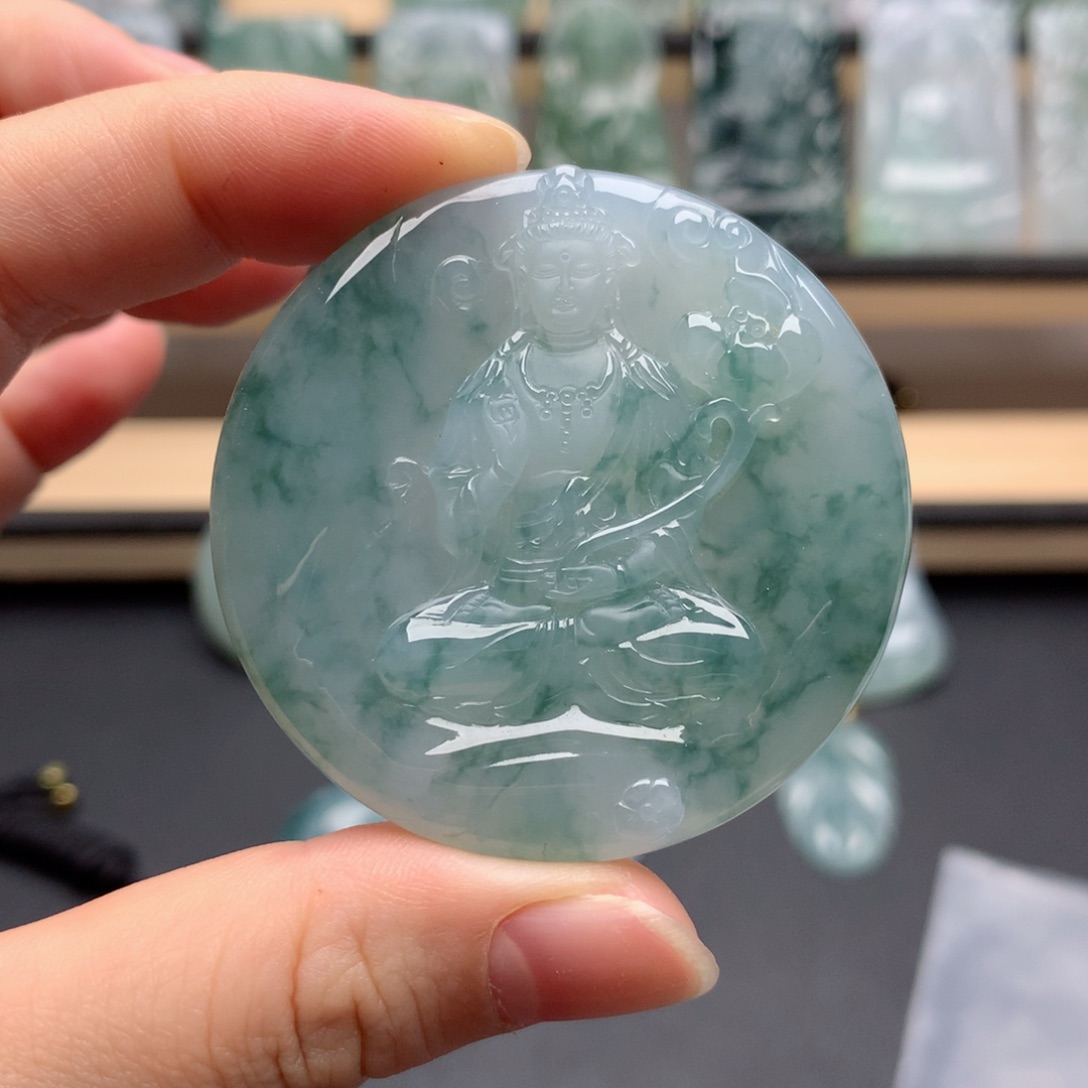 颈饰未镶嵌翡翠大****平大势至