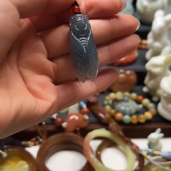 蛇纹石玉吊坠未镶嵌