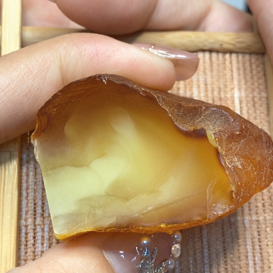 定制琥珀未镶嵌陈