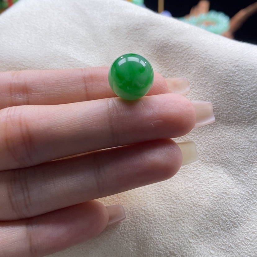 【闪购商品】翡翠颈饰未镶嵌辣绿珠卡13.6