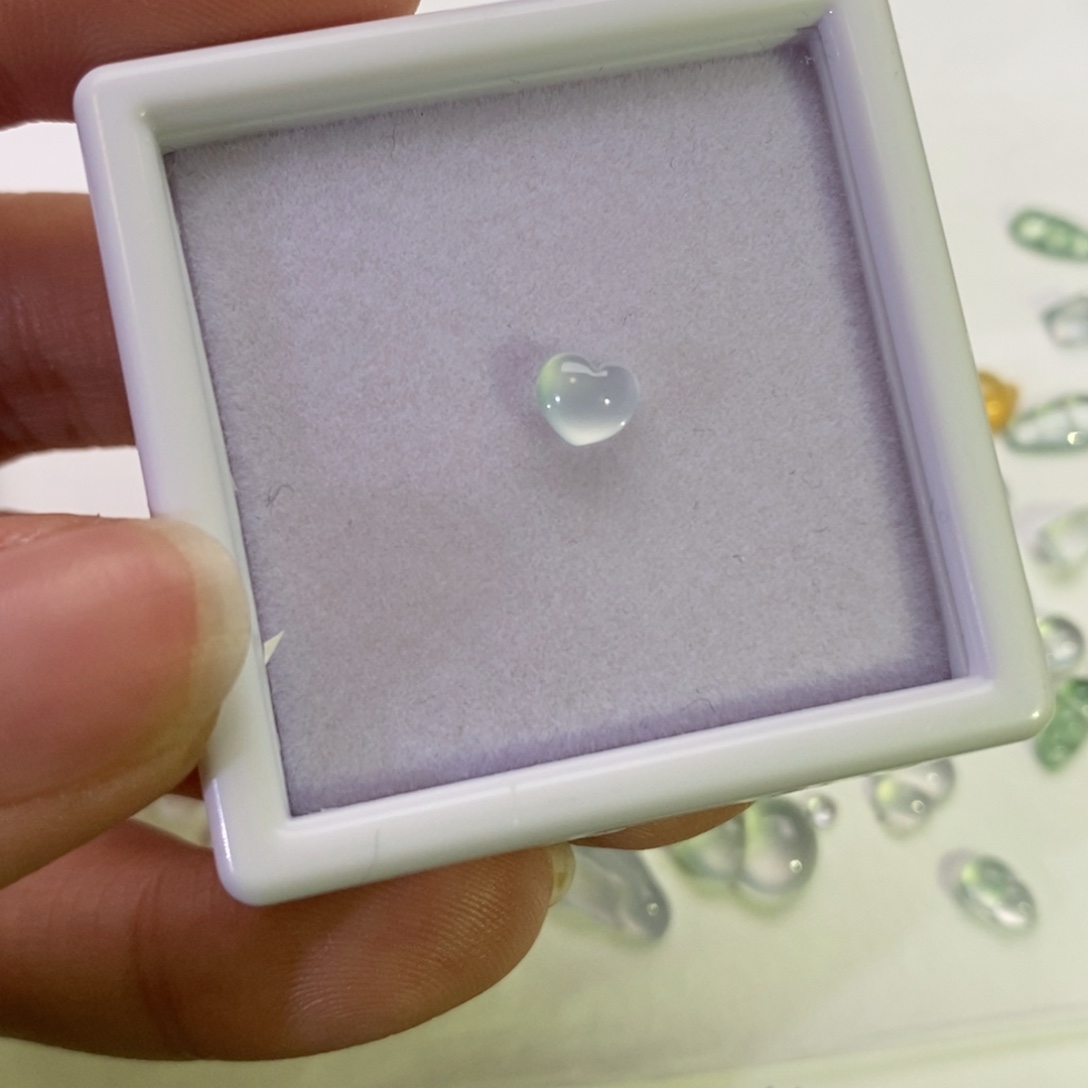 翡翠未镶嵌挂件福利爱心