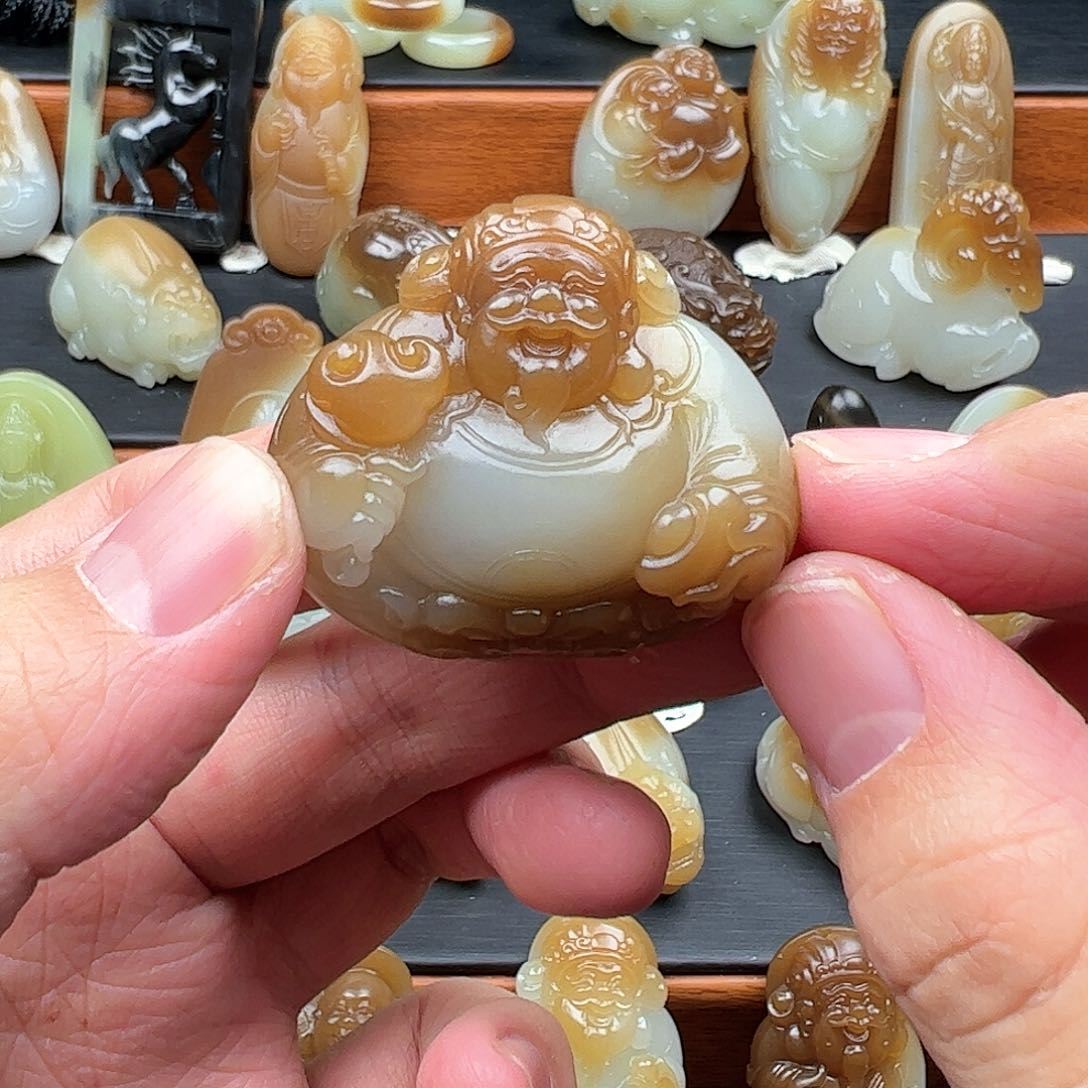 和田玉（糖玉）颈饰未镶嵌a***峰