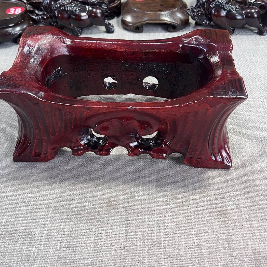爱***由红木底座精雕工艺品