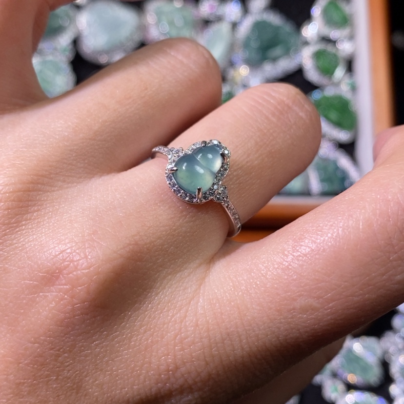 【闪购商品】翡翠颈饰未镶嵌天然