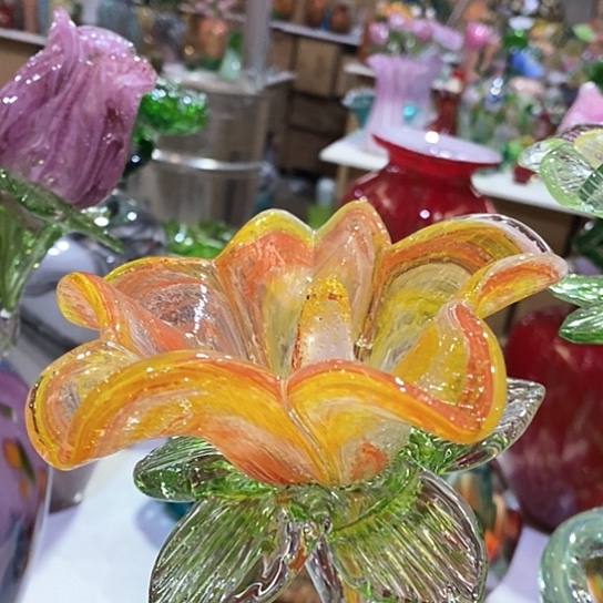 琉璃花瓶高45厘米宽9厘米