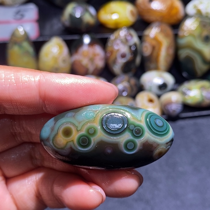 玛瑙/玉髓未镶嵌珠宝奇石175