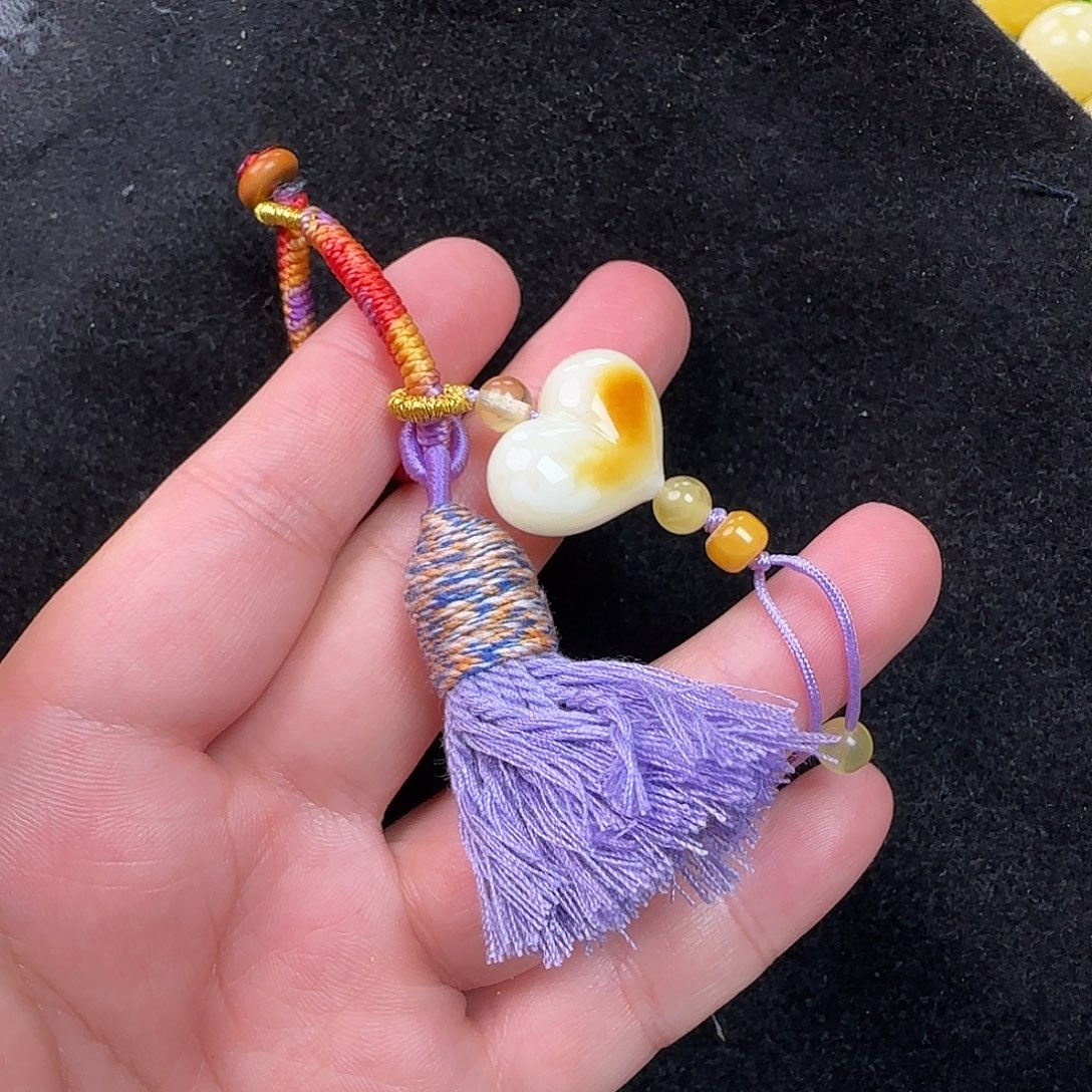 蜜蜡未镶嵌珠宝奇石