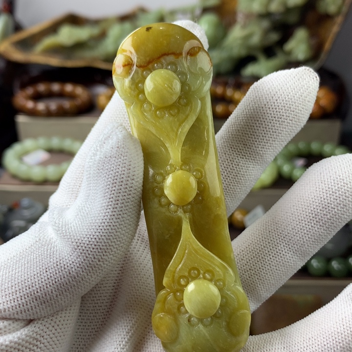 岫玉如意把件未镶嵌