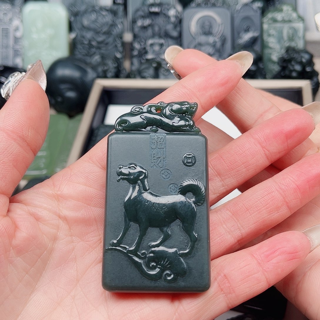 和田玉颈饰未镶嵌爱****光