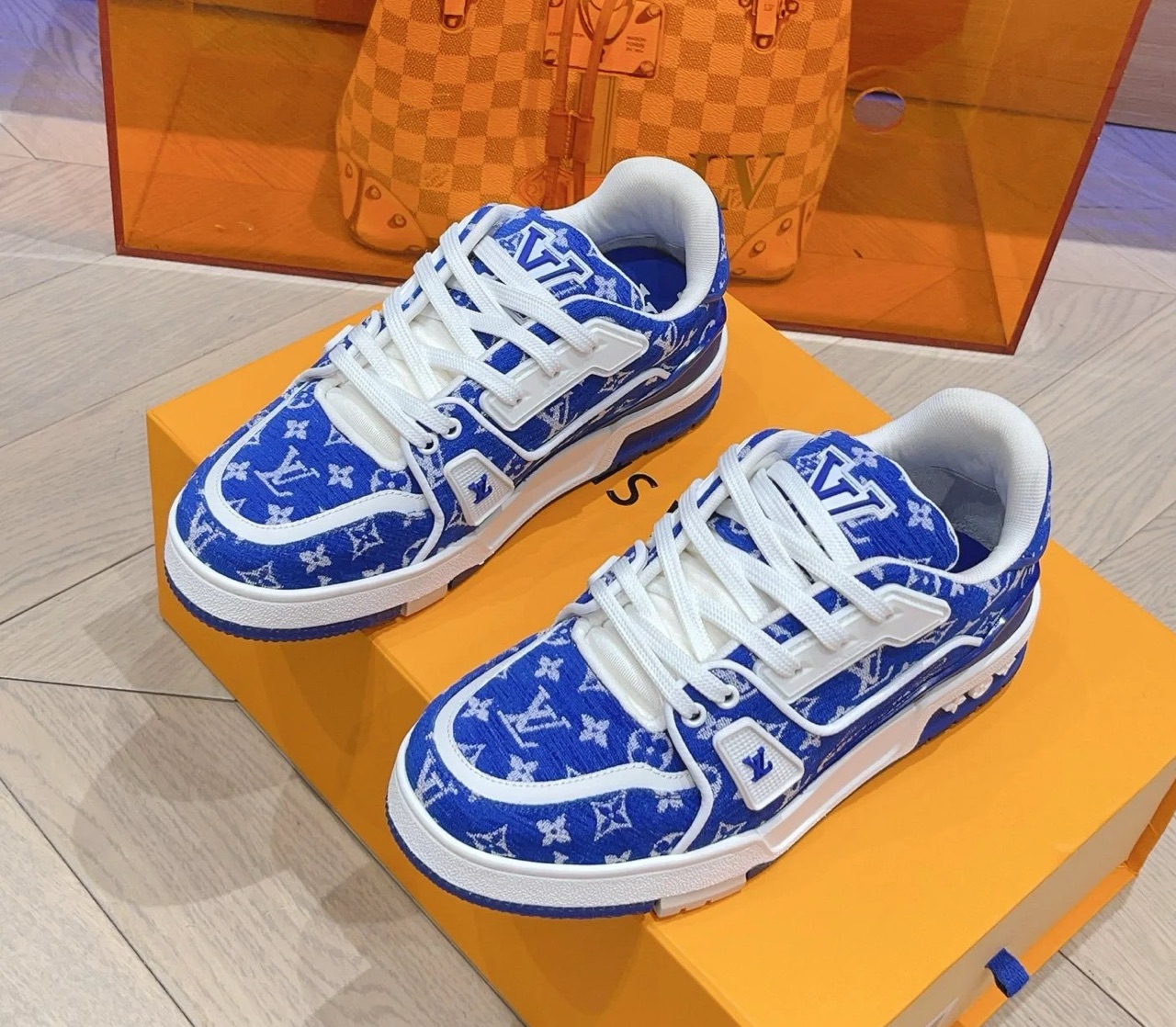 未使用 LouisVuitton/路易威登  Trainer低帮系带板鞋  蓝白 39码