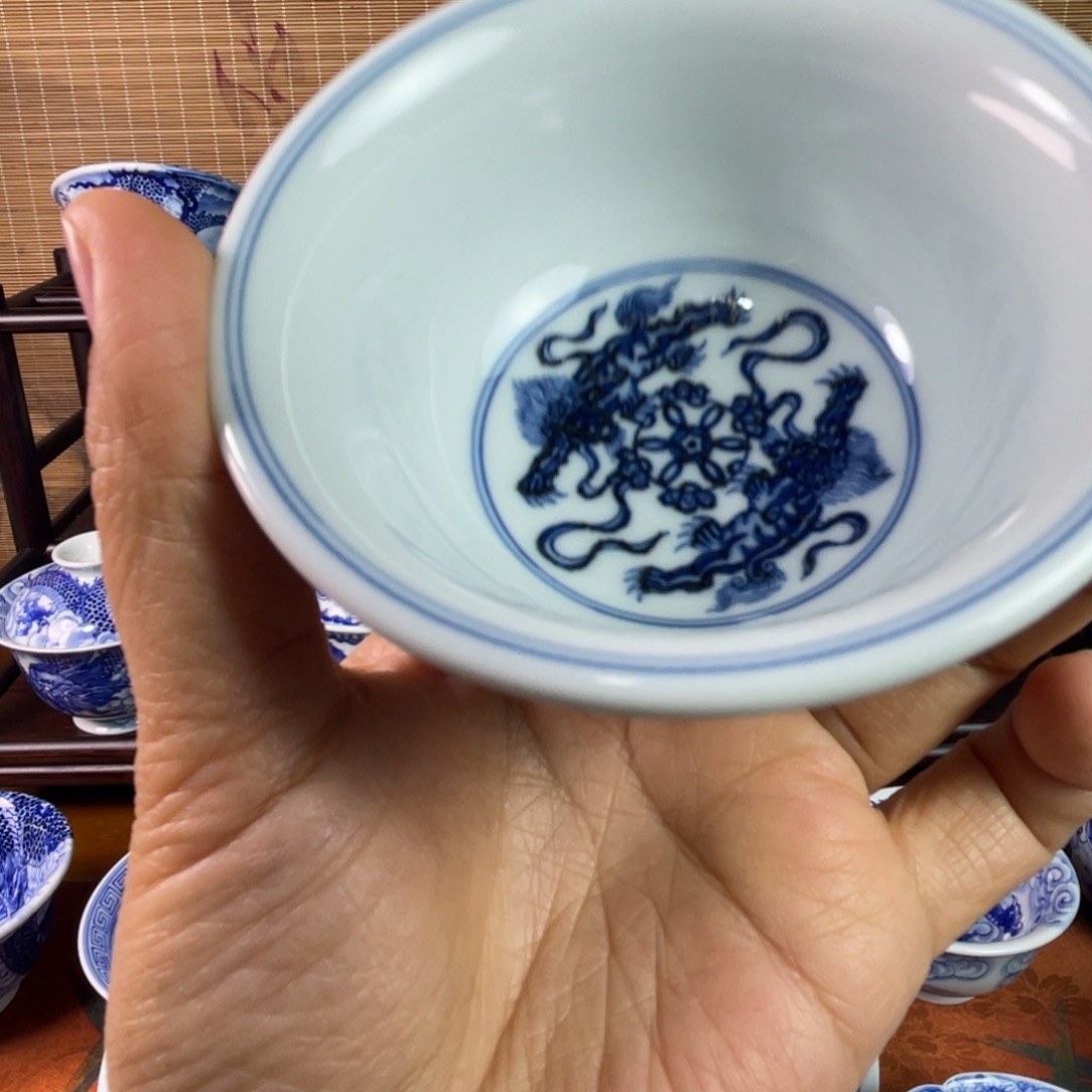 小***S景德镇陶瓷艺术双狮压手杯