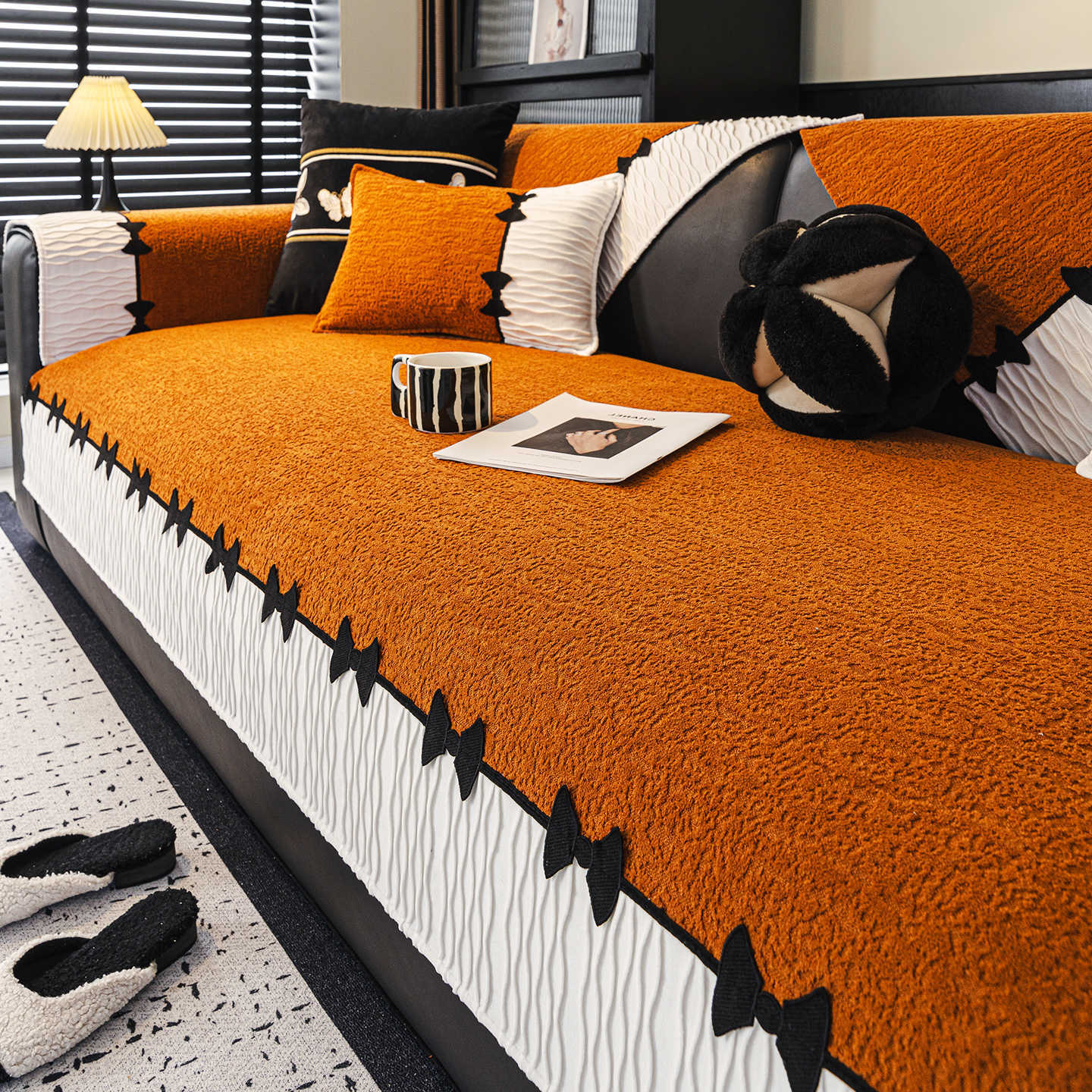 语蝶四季通用沙发垫2025新款轻奢高级感防滑直排沙发套罩坐垫盖布