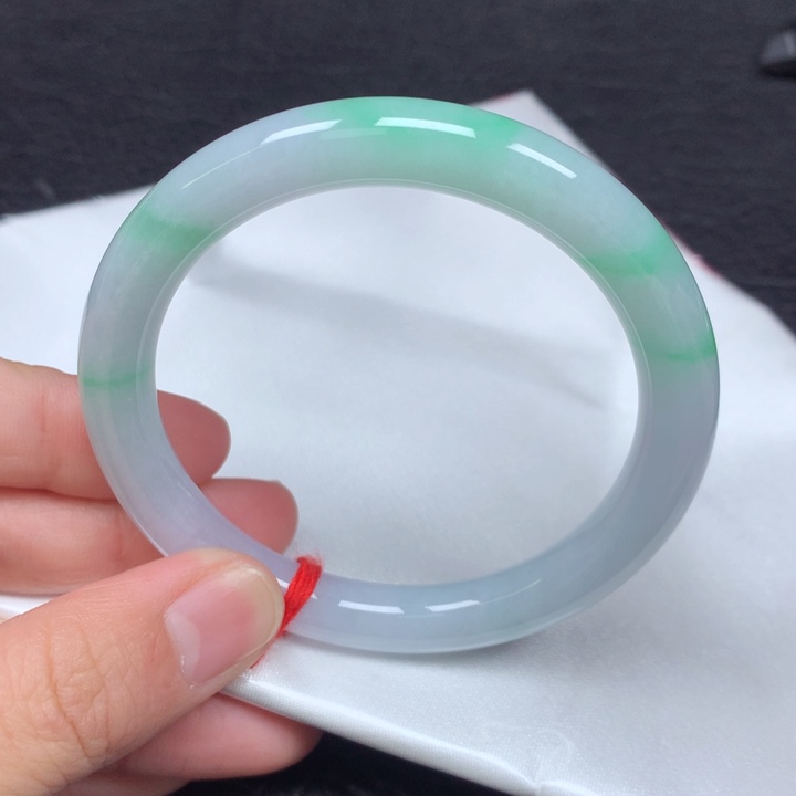 翡翠手镯（圆镯）未镶嵌