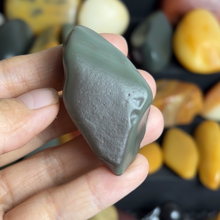 乌尔禾戈壁滩紫绿