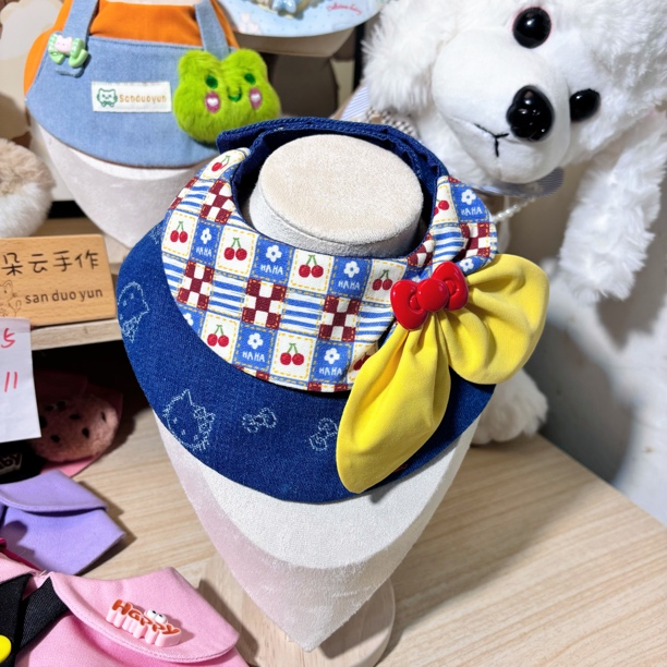 复古樱桃格子斜领蝴蝶结猫咪狗狗时尚口水巾宠物装饰经典通用款式